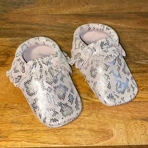 Freshly Picked Pink Leather Metallic Python Baby Moccasins Size 4